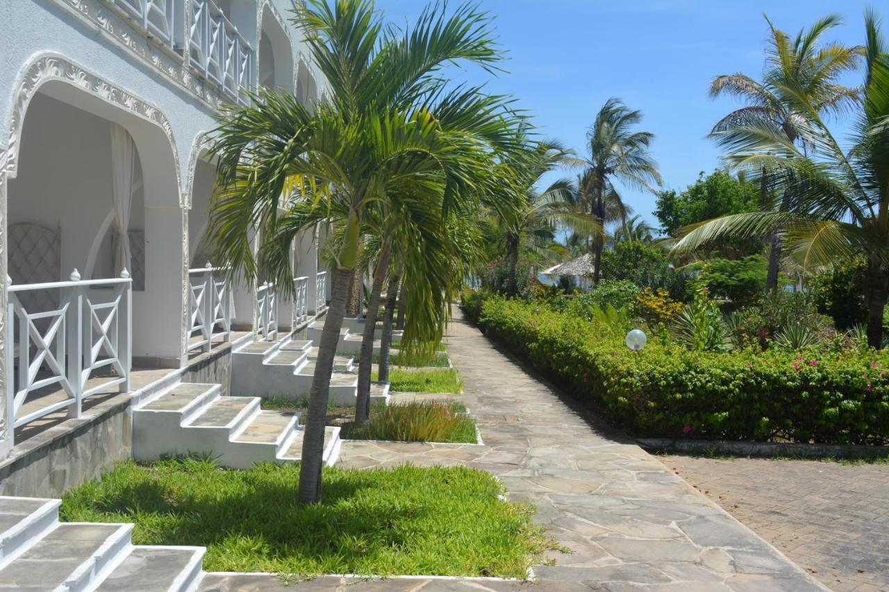 Twiga Beach Resort Watamu Bagian luar foto