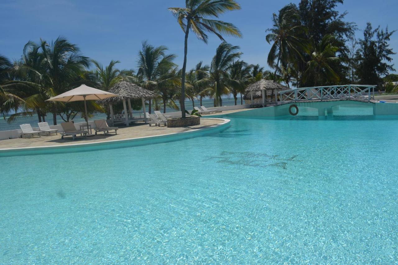 Twiga Beach Resort Watamu Bagian luar foto