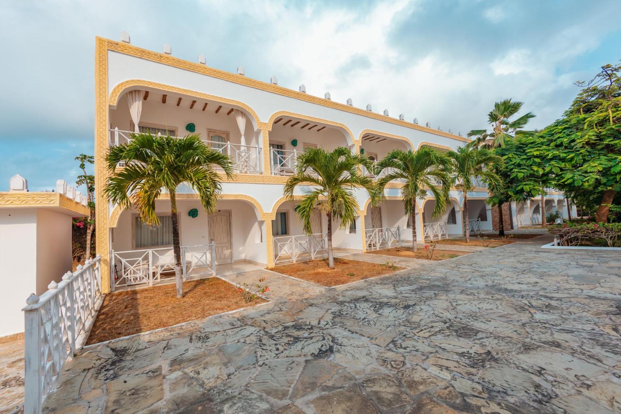 Twiga Beach Resort Watamu Bagian luar foto
