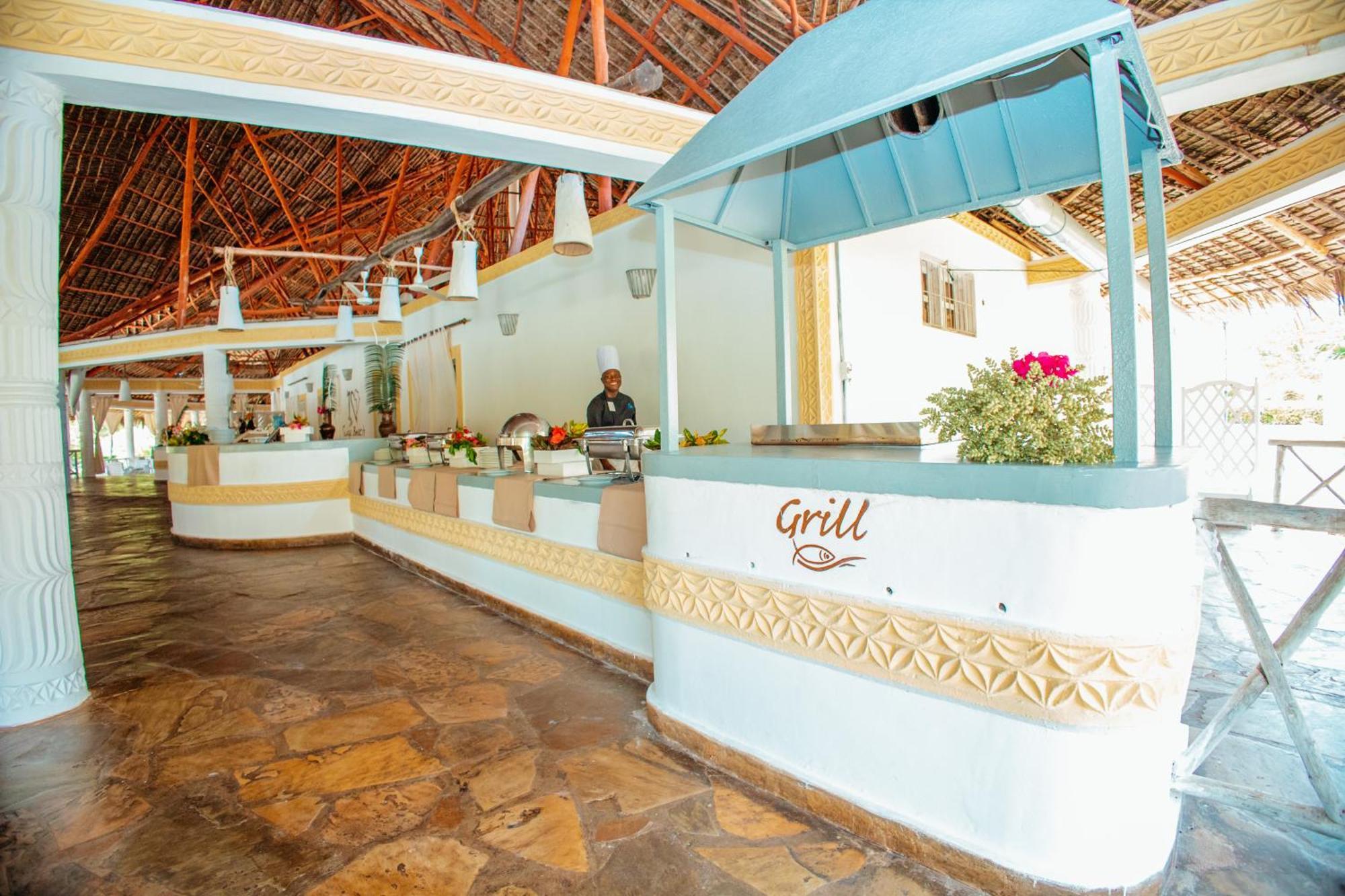 Twiga Beach Resort Watamu Bagian luar foto