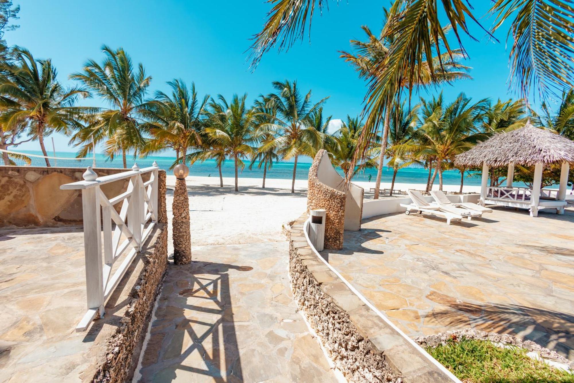 Twiga Beach Resort Watamu Bagian luar foto