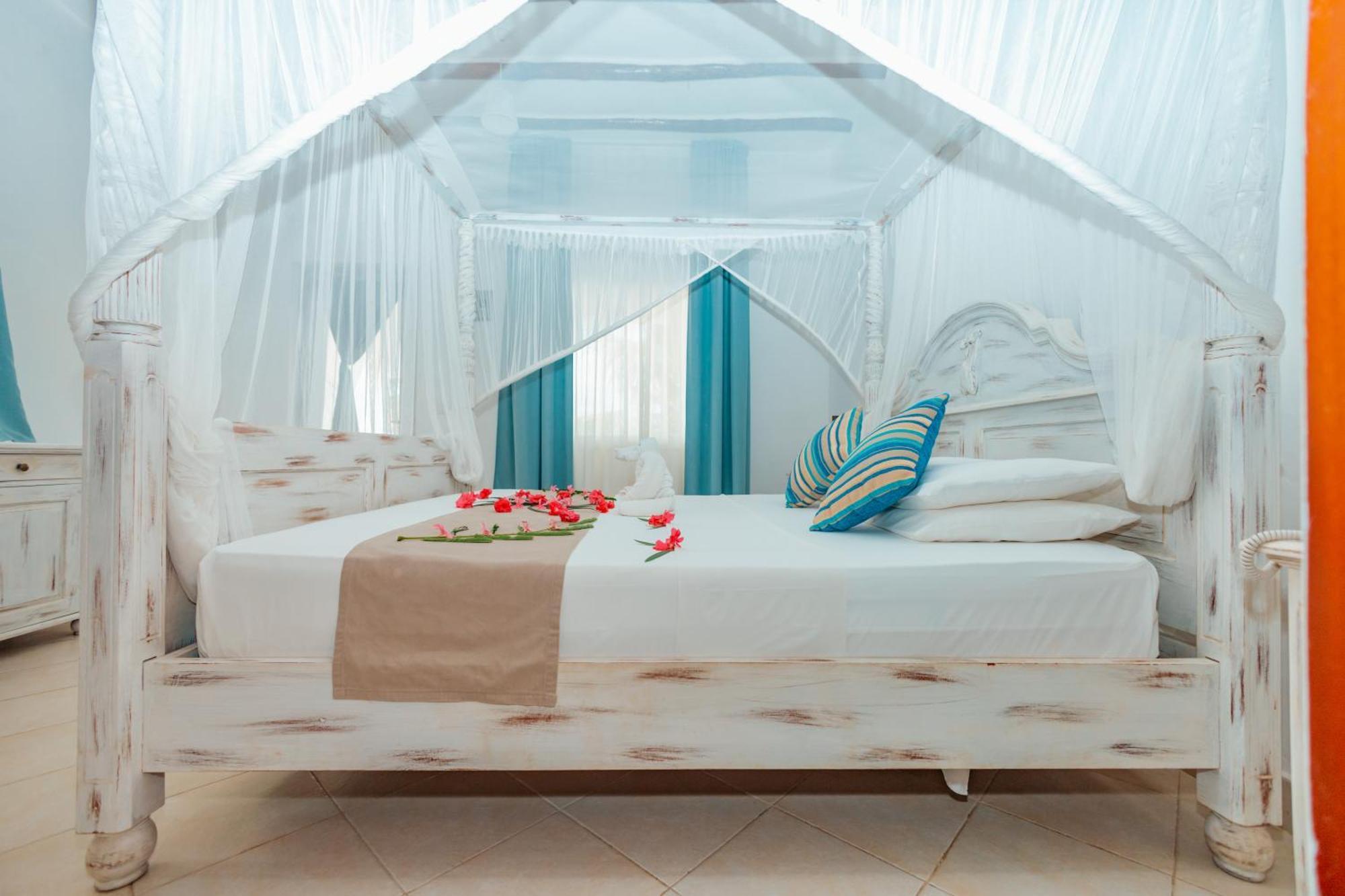 Twiga Beach Resort Watamu Bagian luar foto