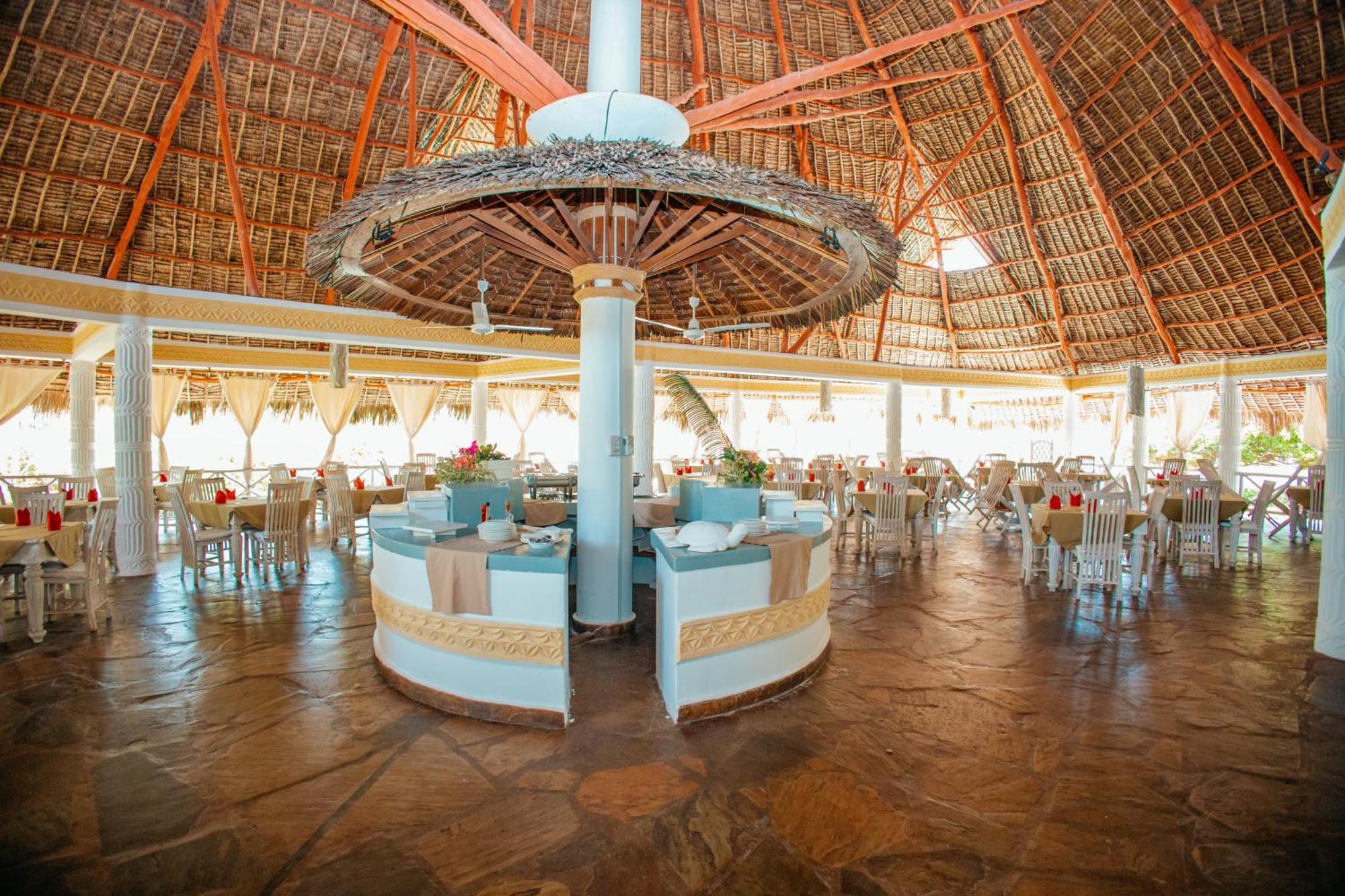 Twiga Beach Resort Watamu Bagian luar foto