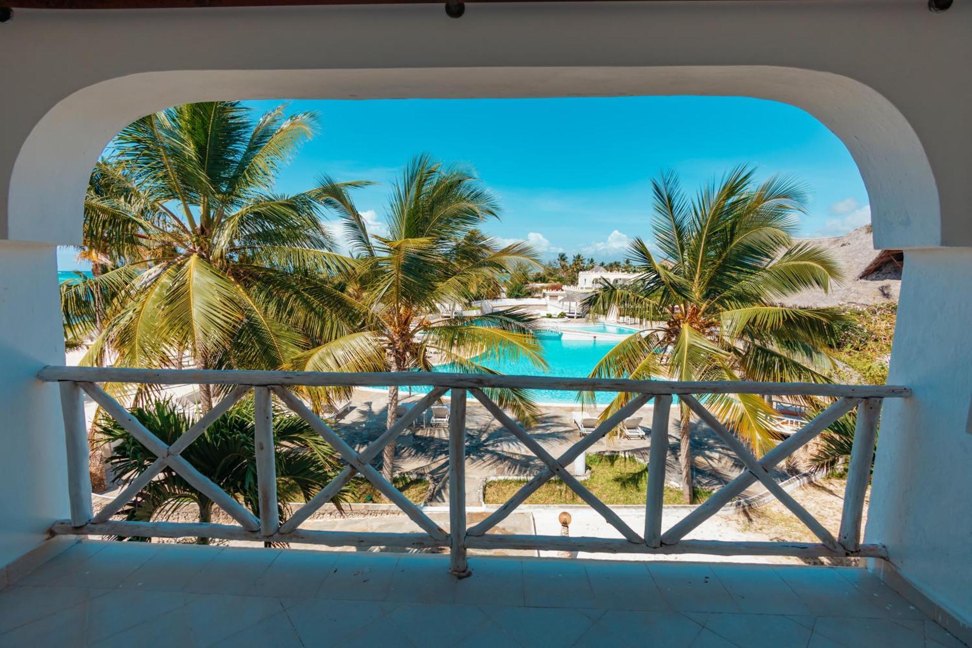 Twiga Beach Resort Watamu Bagian luar foto