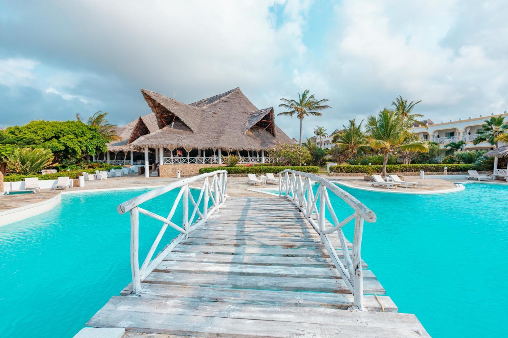 Twiga Beach Resort Watamu Bagian luar foto