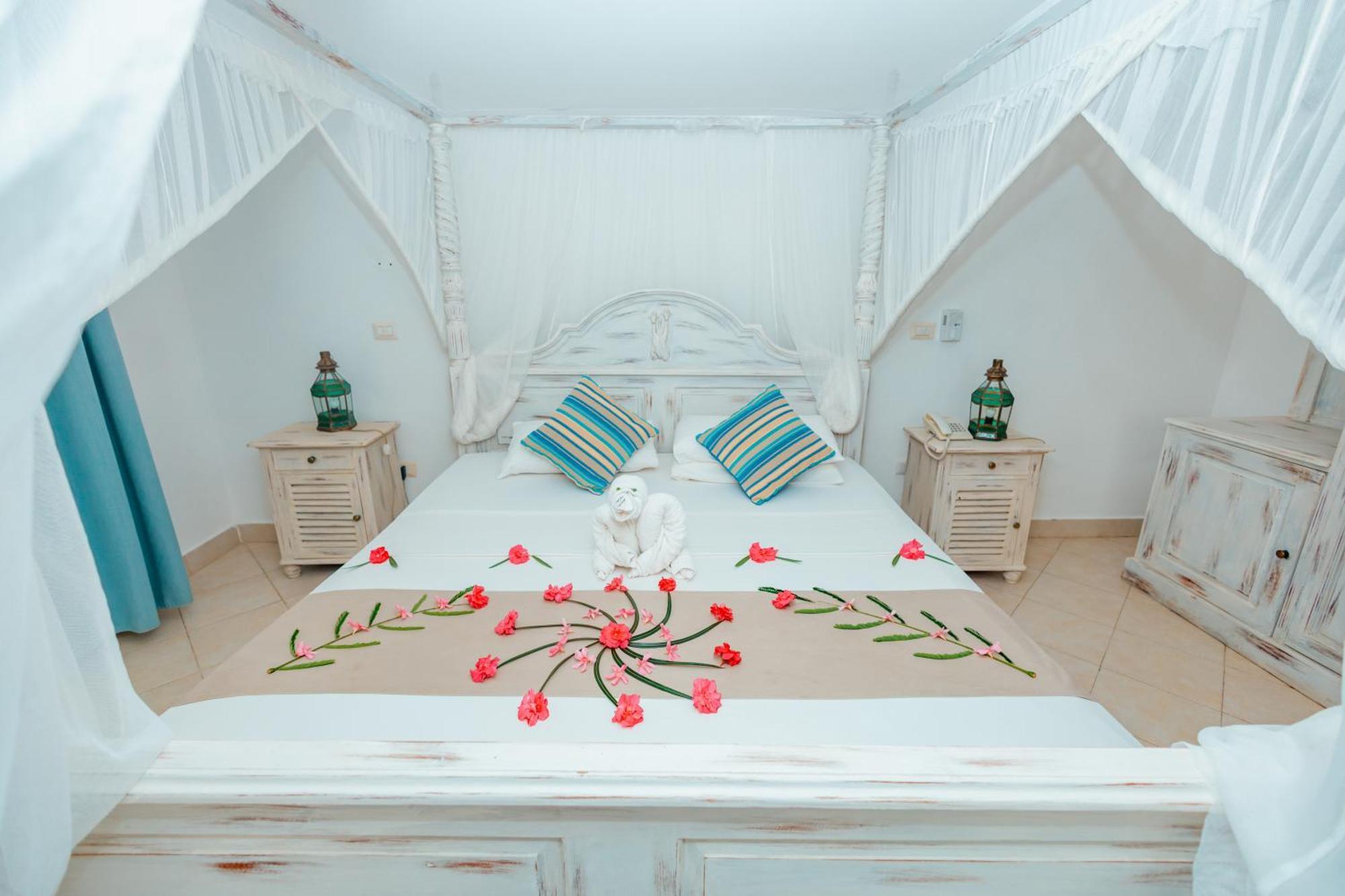 Twiga Beach Resort Watamu Bagian luar foto