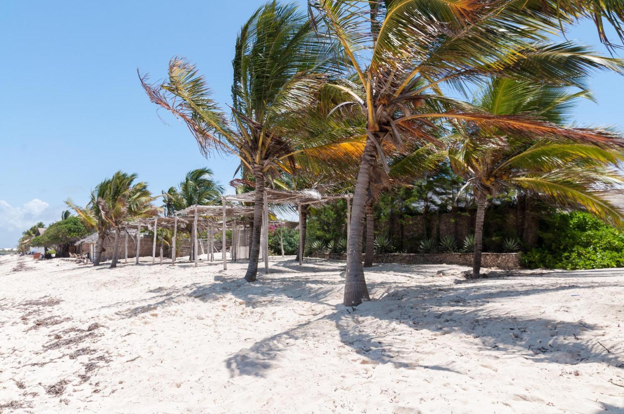 Twiga Beach Resort Watamu Bagian luar foto