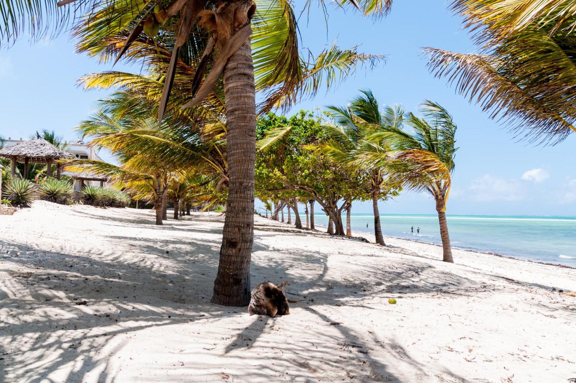 Twiga Beach Resort Watamu Bagian luar foto