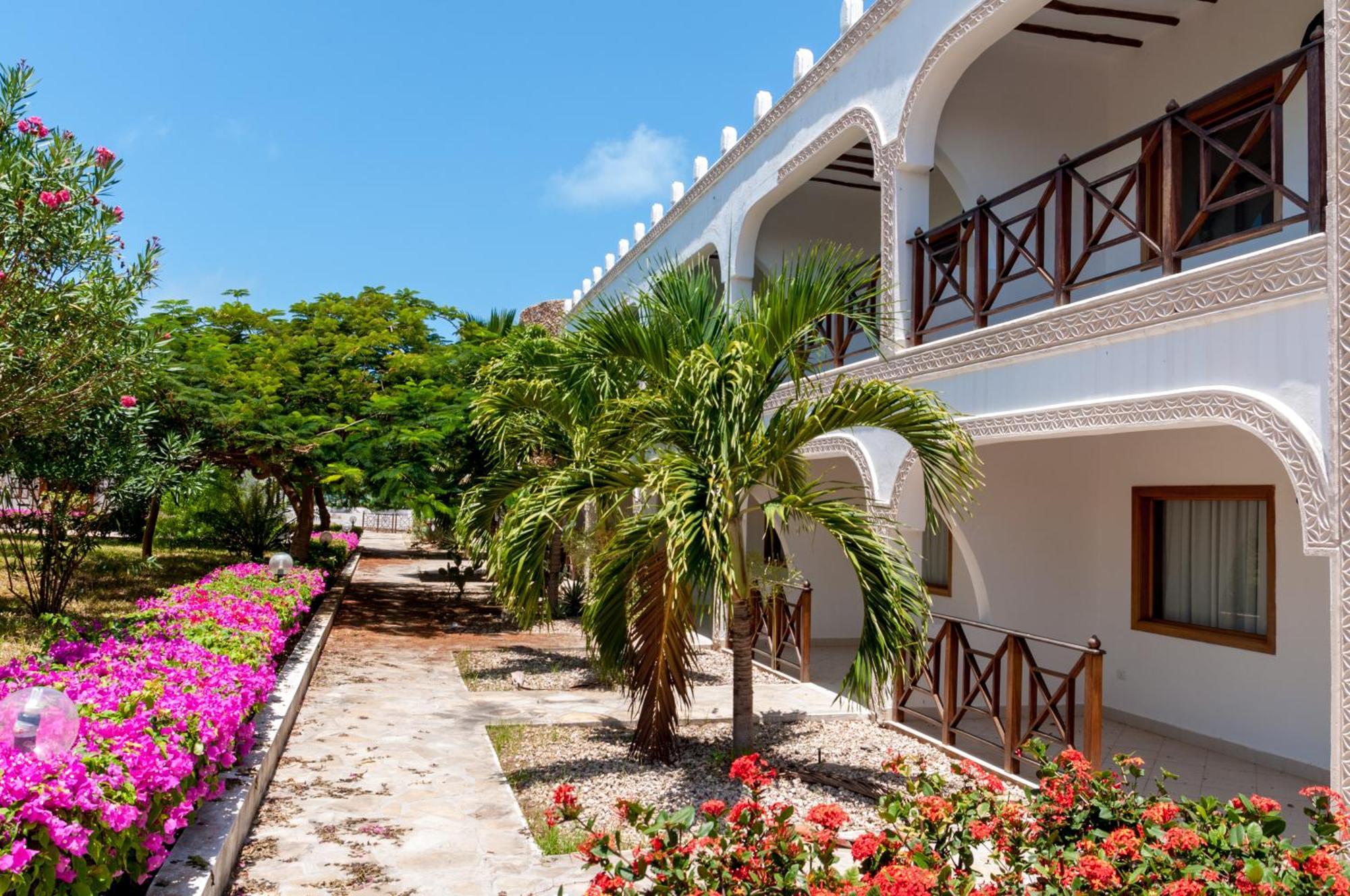 Twiga Beach Resort Watamu Bagian luar foto