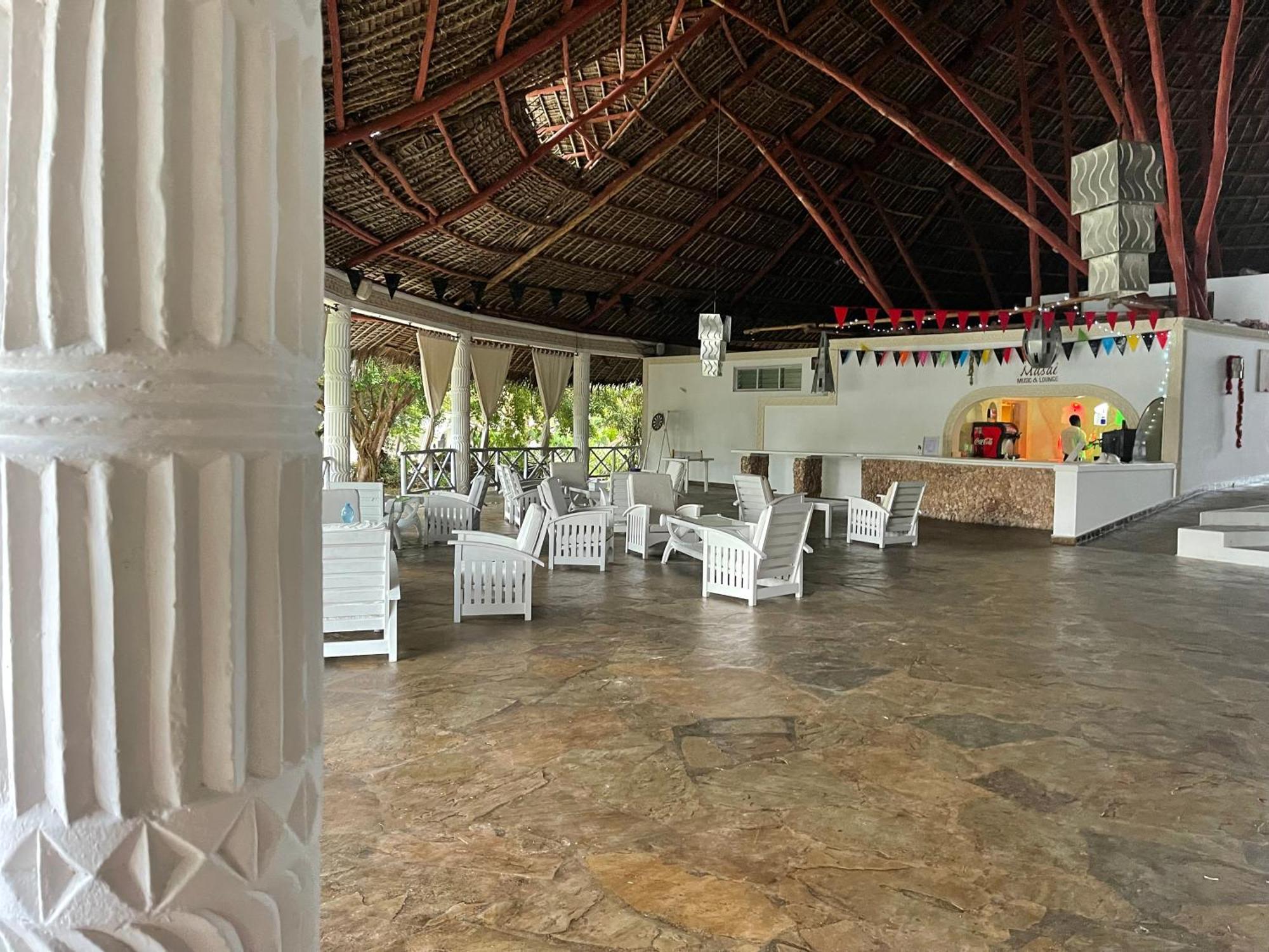 Twiga Beach Resort Watamu Bagian luar foto