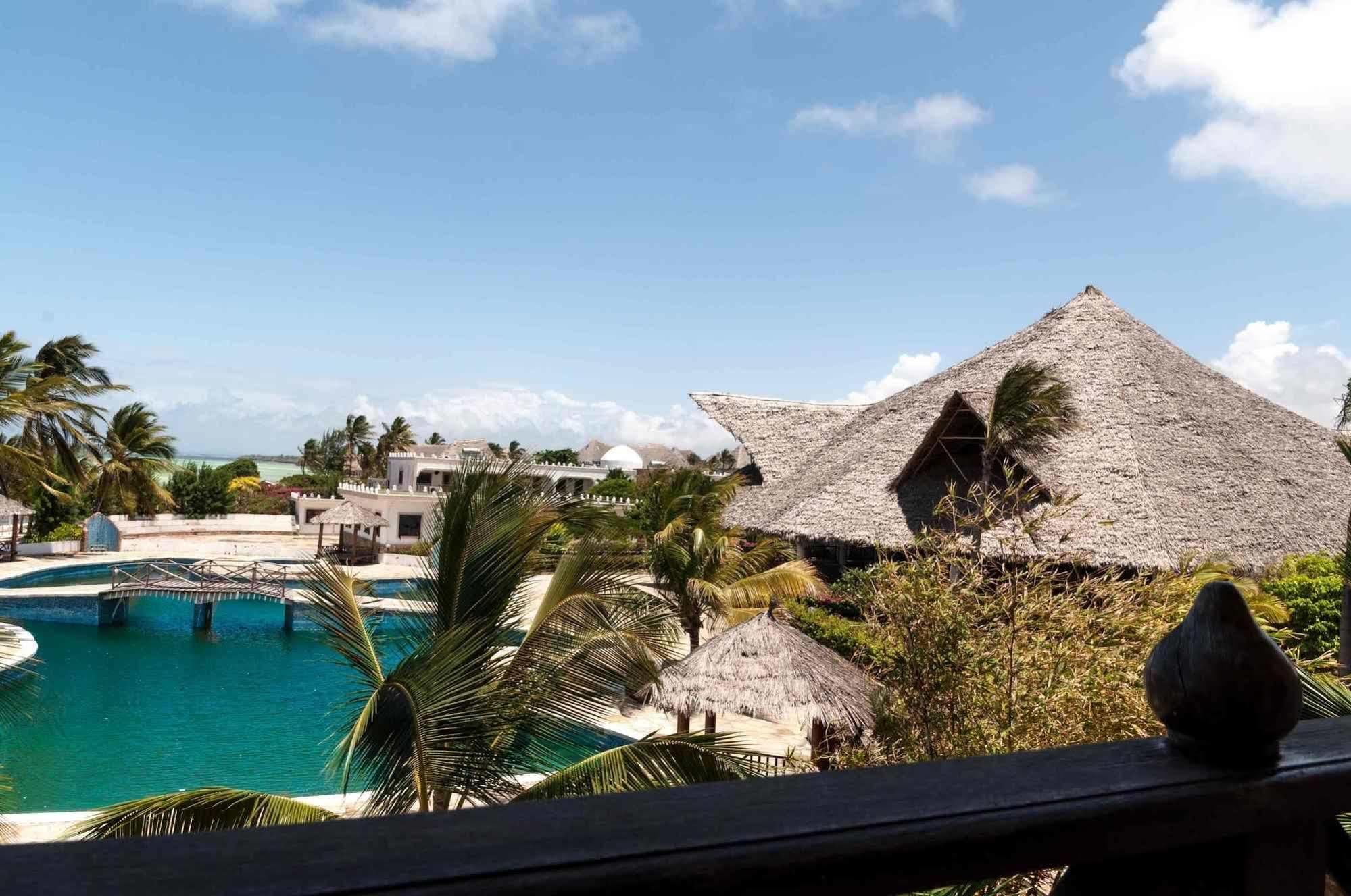 Twiga Beach Resort Watamu Bagian luar foto